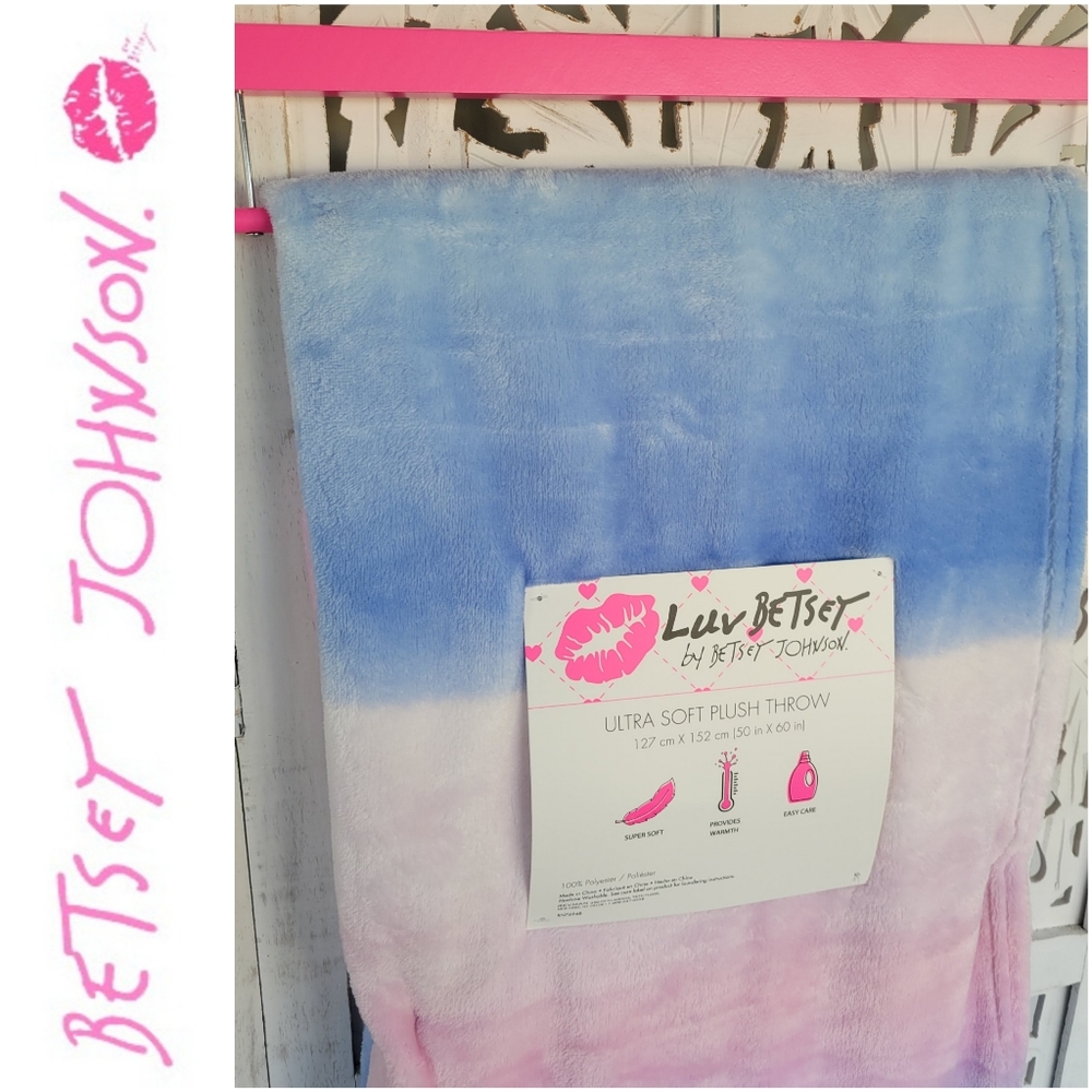 🔥🔥Betsey Johnson🎀Pastel Sunset Throw Blanket